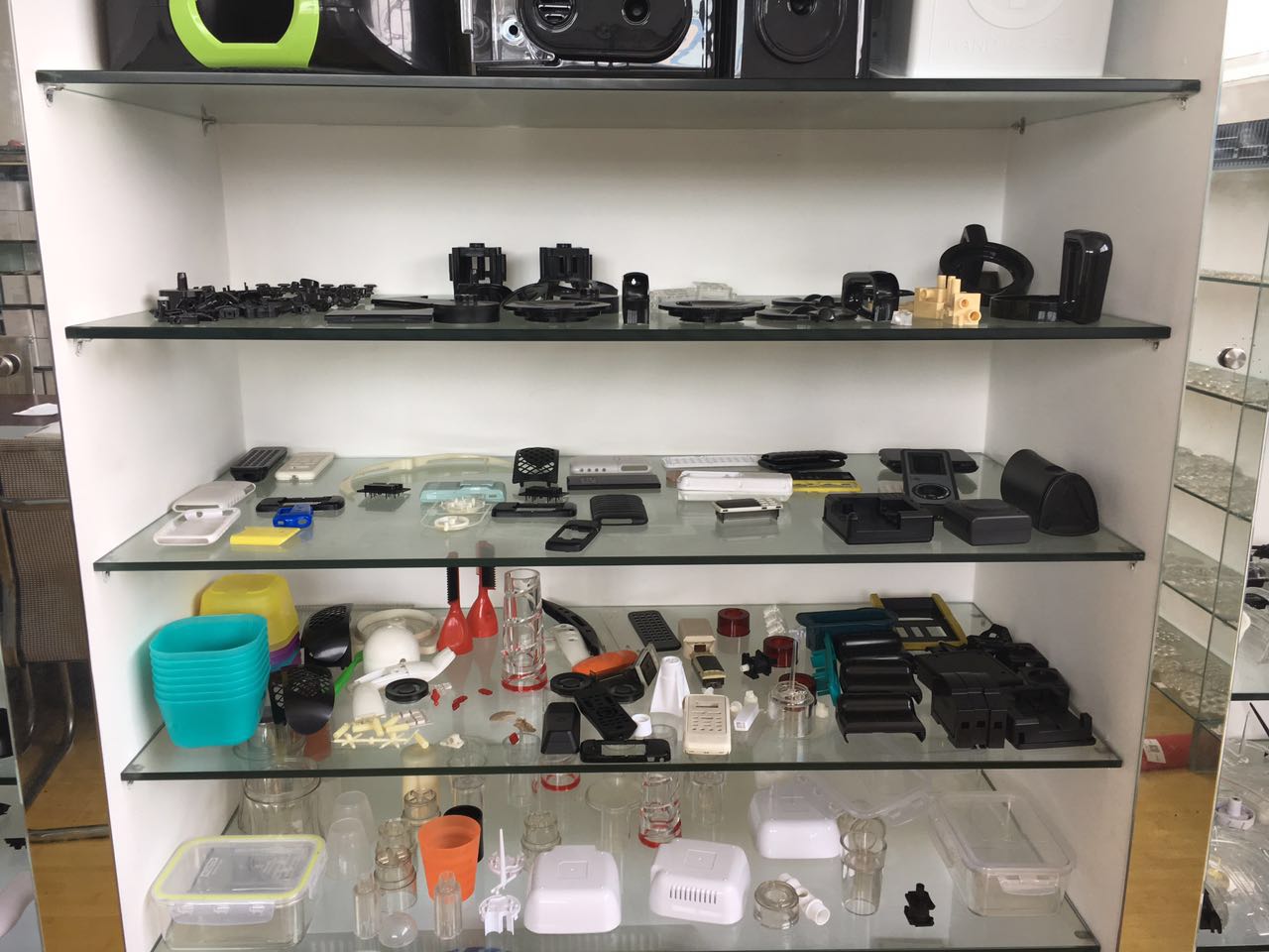 旭錦塑膠模具有限公司 旭錦塑膠模具有限公司